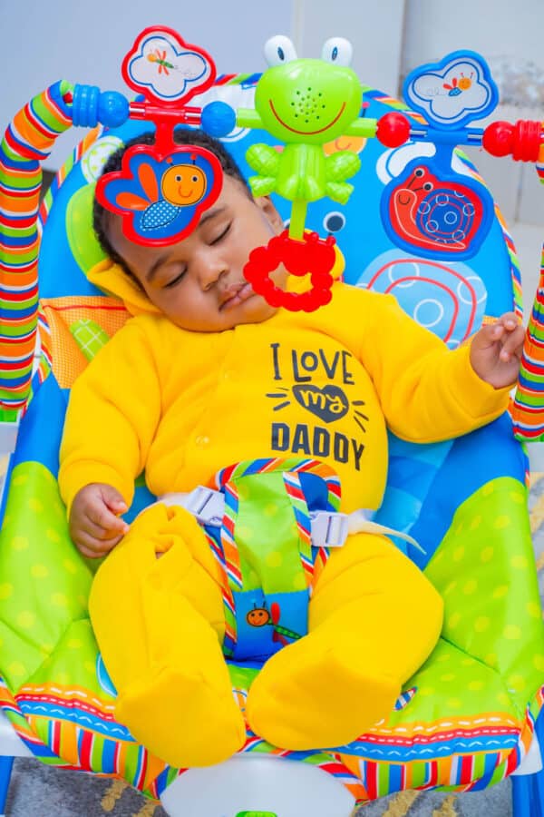 Baby Rocker with Musical Toy Bar & Vibrations - Image 3