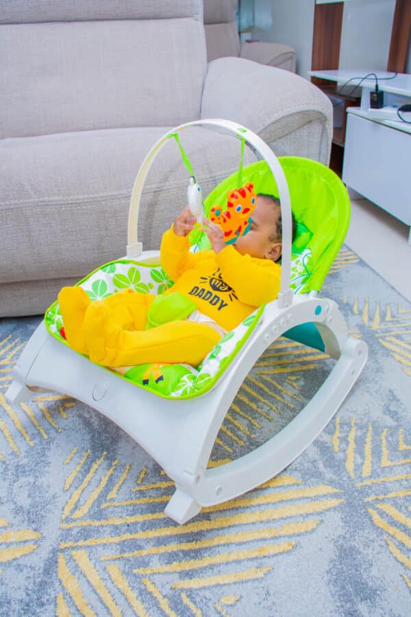 Portable Rocker for Newborns with Feeding Table - Green - Image 2