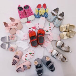 Baby Girl Crib Shoes with Soft Sole (pre-walkers)