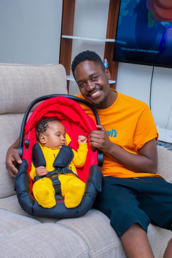 Infant Baby Carry Cot / Car Seat - Image 3