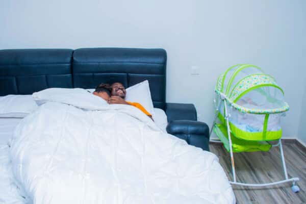 Foldable Baby Bassinet with Net and Wheels - Image 15