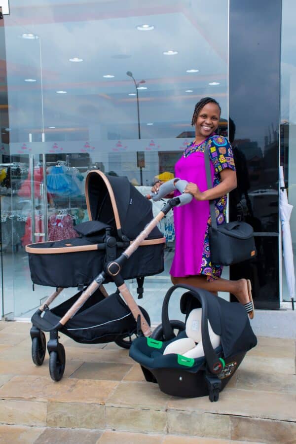 Premium Baby Bassinet Stroller Set with Carry Coat & Matching Diaper Bag - Image 8