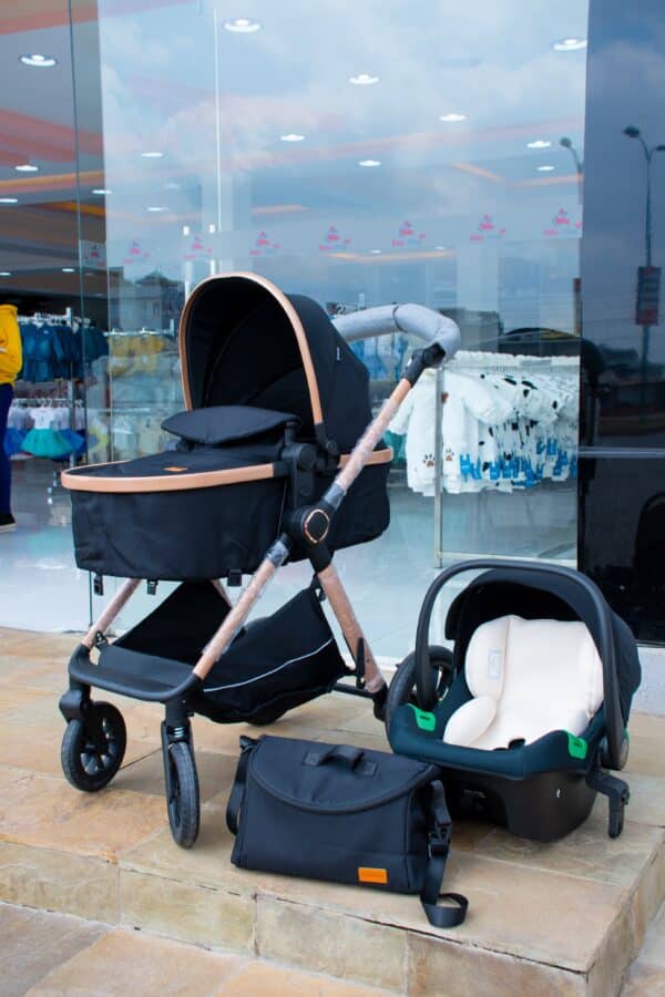 Premium Baby Bassinet Stroller Set with Carry Coat & Matching Diaper Bag - Image 2