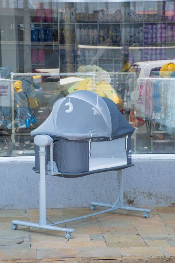 Baby Beds with Mosquito Net Baby Side Bed with Wheels Travel Cot Baby Play Bed - Image 5