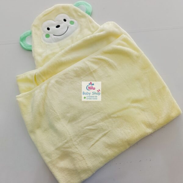 Hooded Coral Towel - Image 4