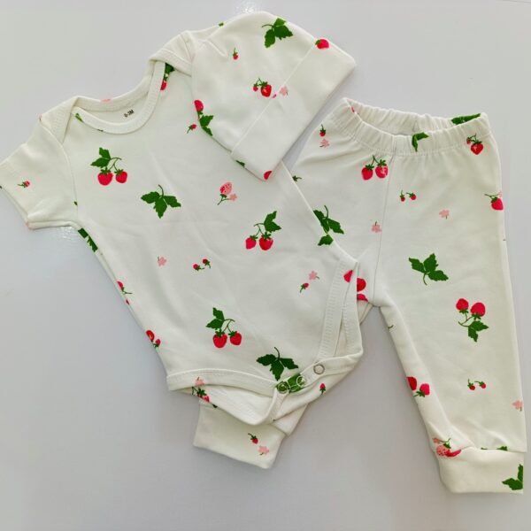 SnuggleStyle Premium 3-Piece Baby Outfit – Bodysuit, Pants & Hat - Image 3