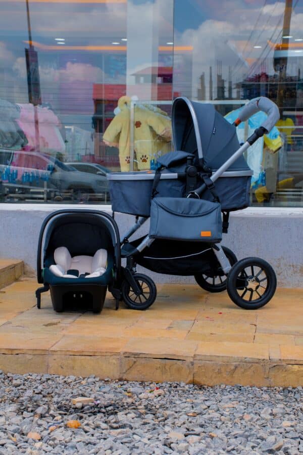 Premium Baby Bassinet Stroller Set with Carry Coat & Matching Diaper Bag - Image 21