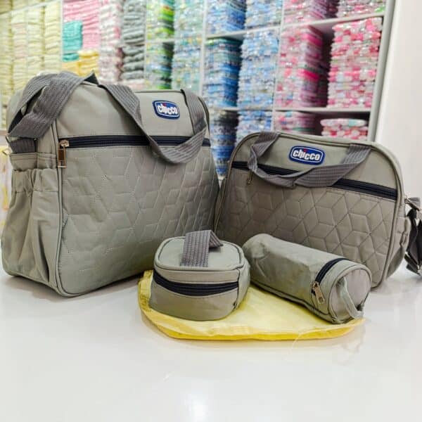 Chicco 5 Piece Diaper Bag - Image 4
