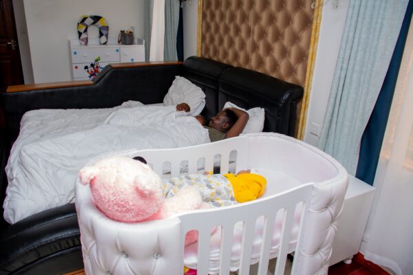 Elegant Designer Baby Cot with Satin-Cushioned Panels and Canopy Drape - Image 5