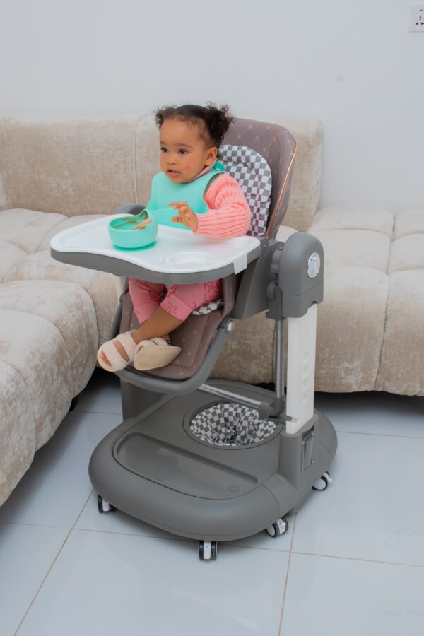 Foldable Baby Feeding High Chair with Safety Belt & Wheels