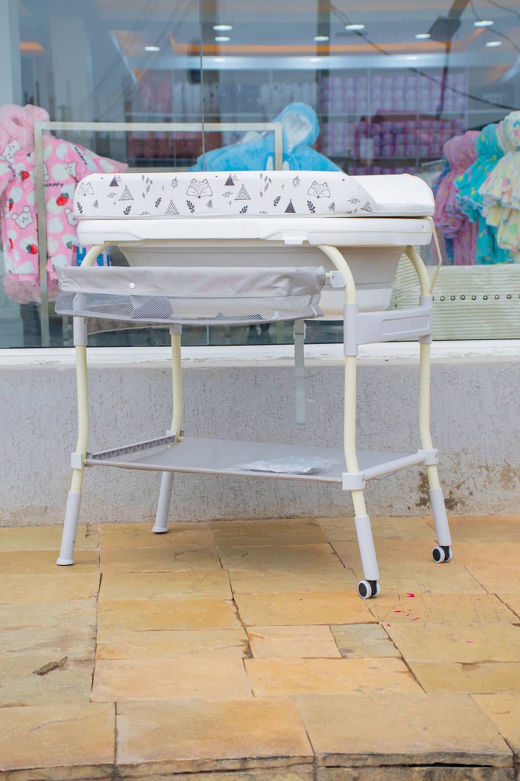 Foldable Baby Bath Station with Changing Mat, Storage Shelf & Lockable Wheels - Image 8