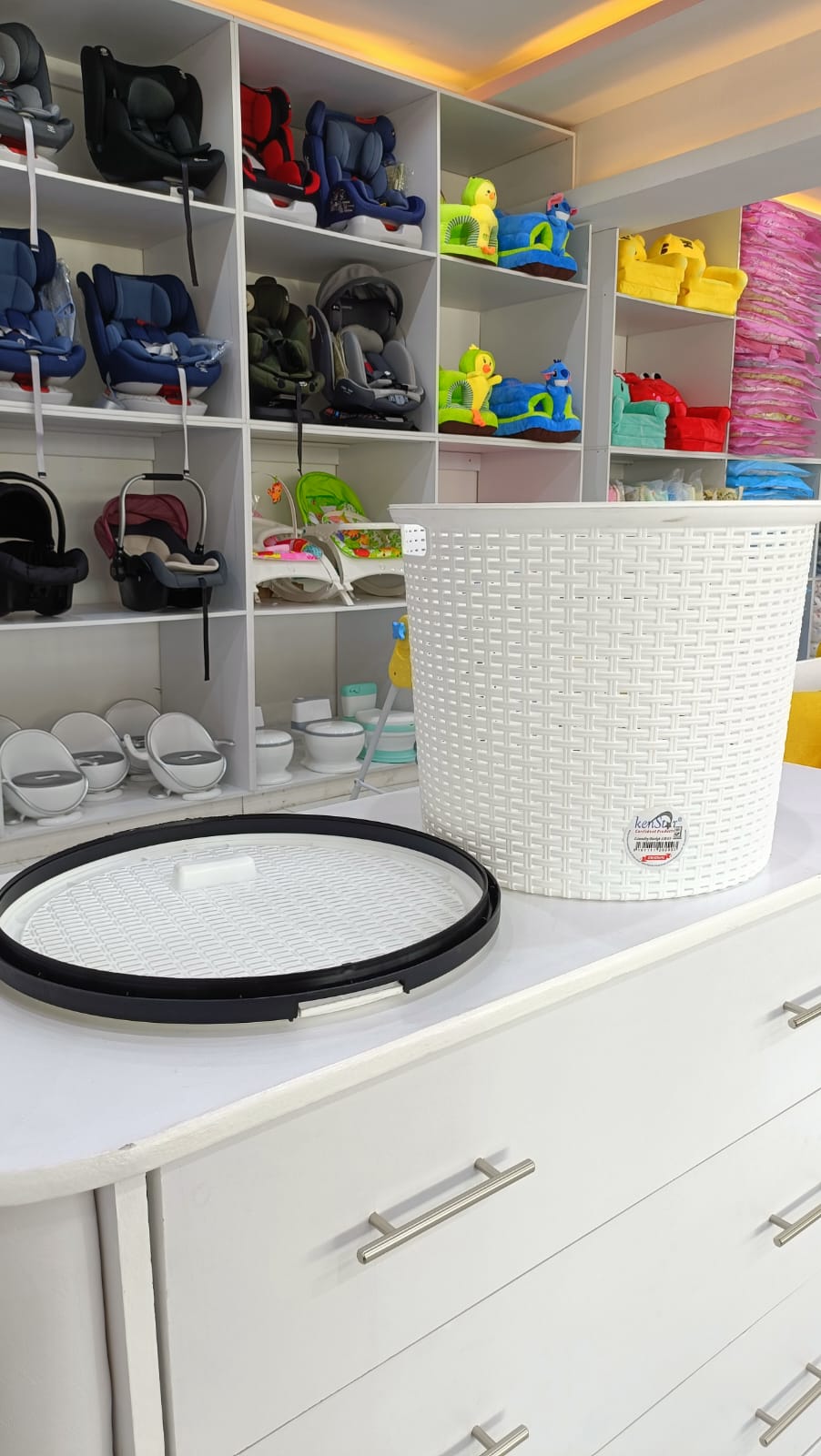 Large Plastic Laundry Basket with Lid – Woven Style Baby Clothes Storage Hamper (Dust-Proof & Ventilated) - Image 3