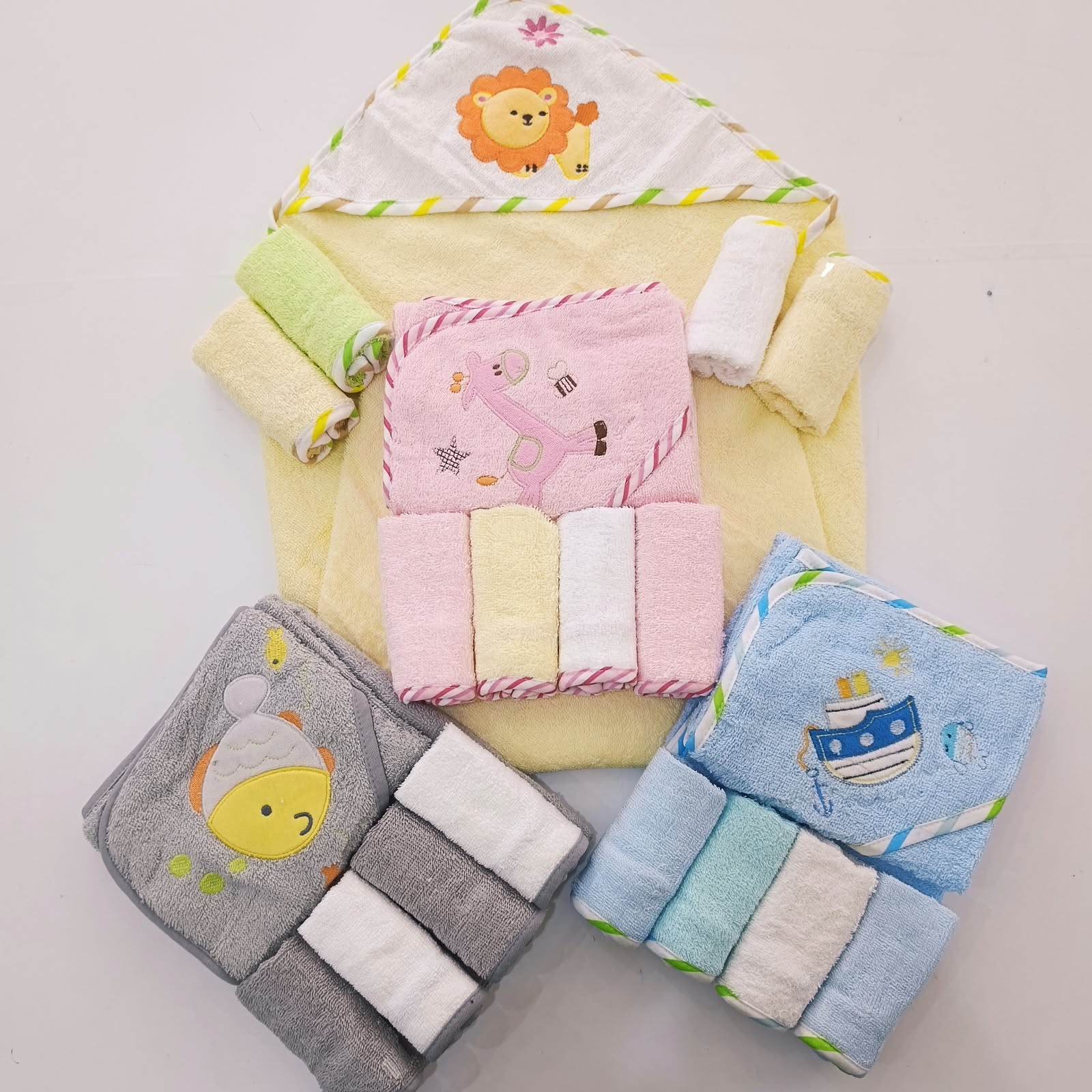 Hooded Towel with wash cloth